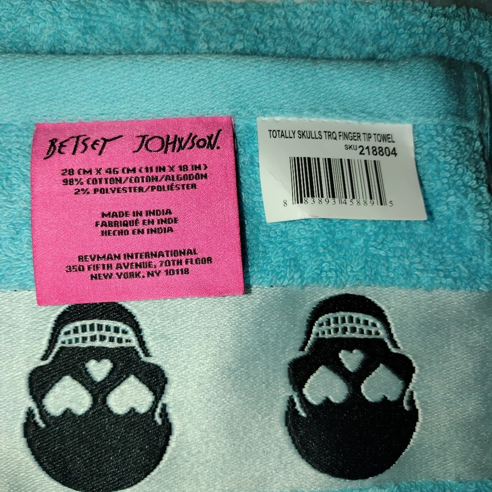 NEW Betsy Johnson Totally Skull Towels NWT Edgy Spooky